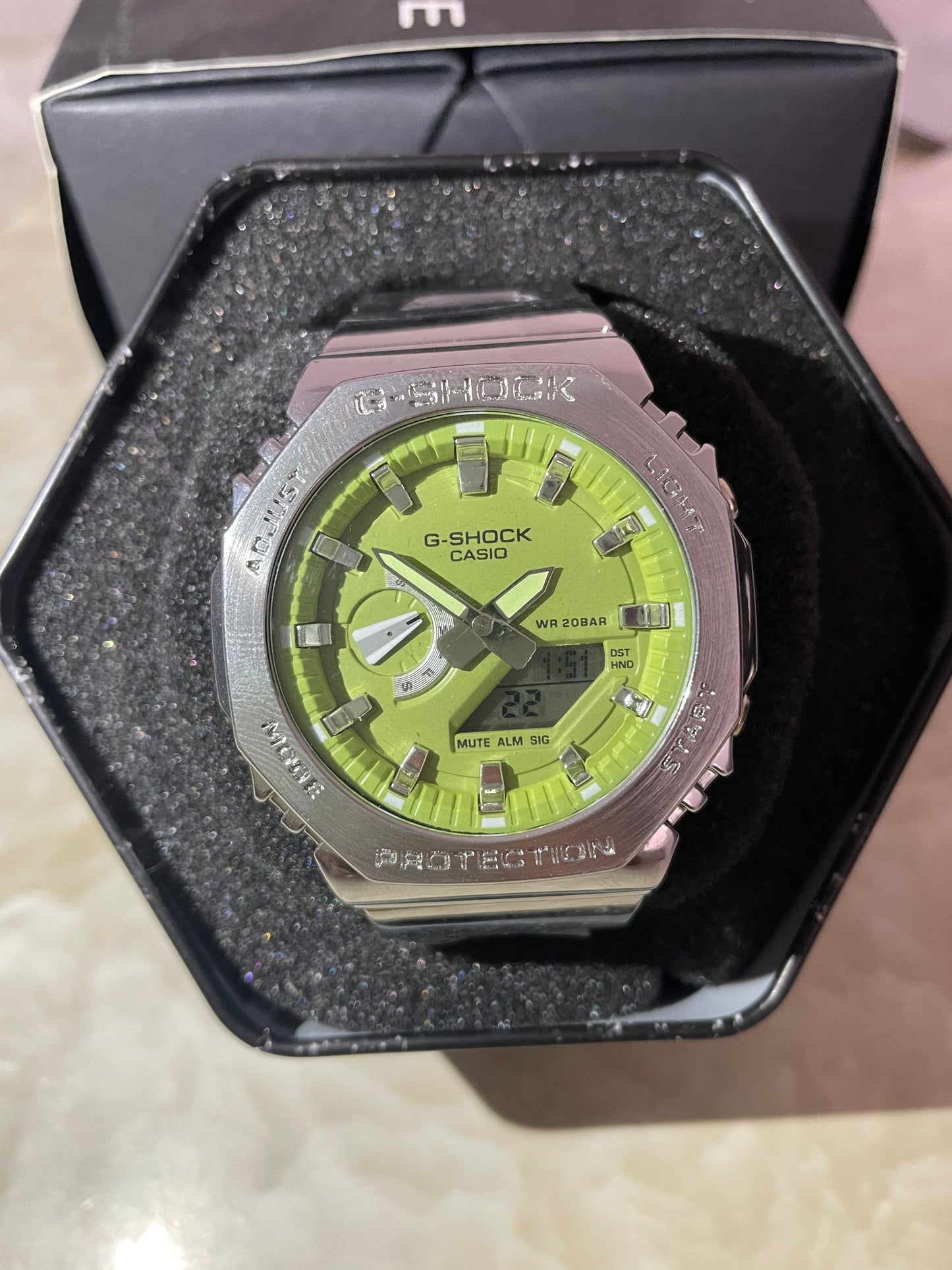 G-Shock GA2100 (vert)
